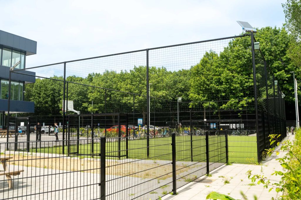 Hekwerk voor sportveld, voetbalveld, hockeyveld & tennisveld | B&G Hekwerk